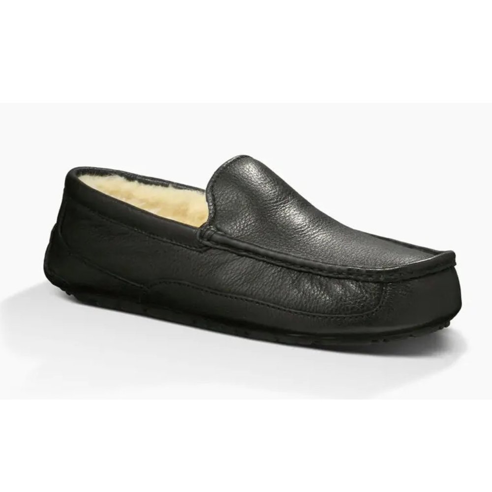 UGG ASCOT LEATHER SLIPPER BRAND NEW